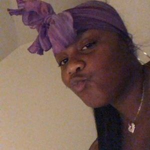 Meet your Posher, April